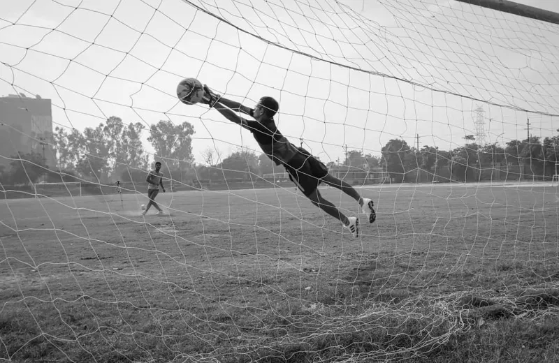 Pressure-Proof Hands: How Elite Flankers Turn Shrinking Windows Into Scoring Opportunities